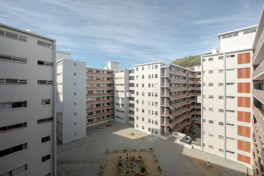 To Let 3 Bedroom Property for Rent in Sea Point Western Cape